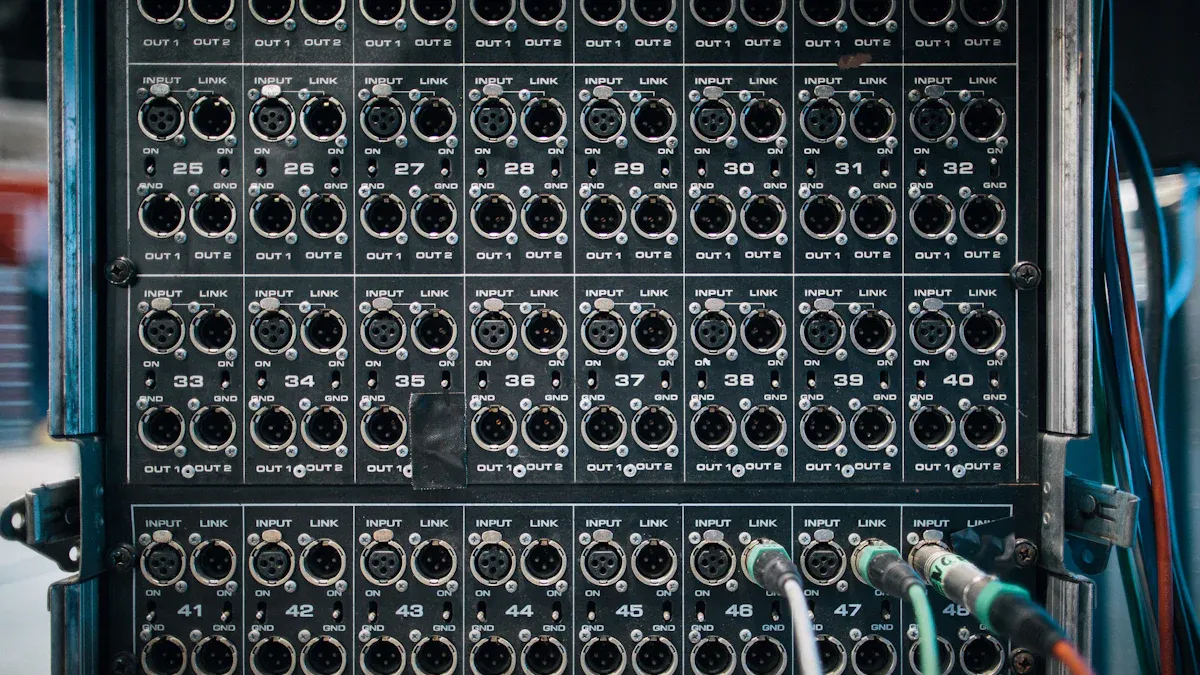 鍍金 XLR 連接器：舞台設備的耐用性